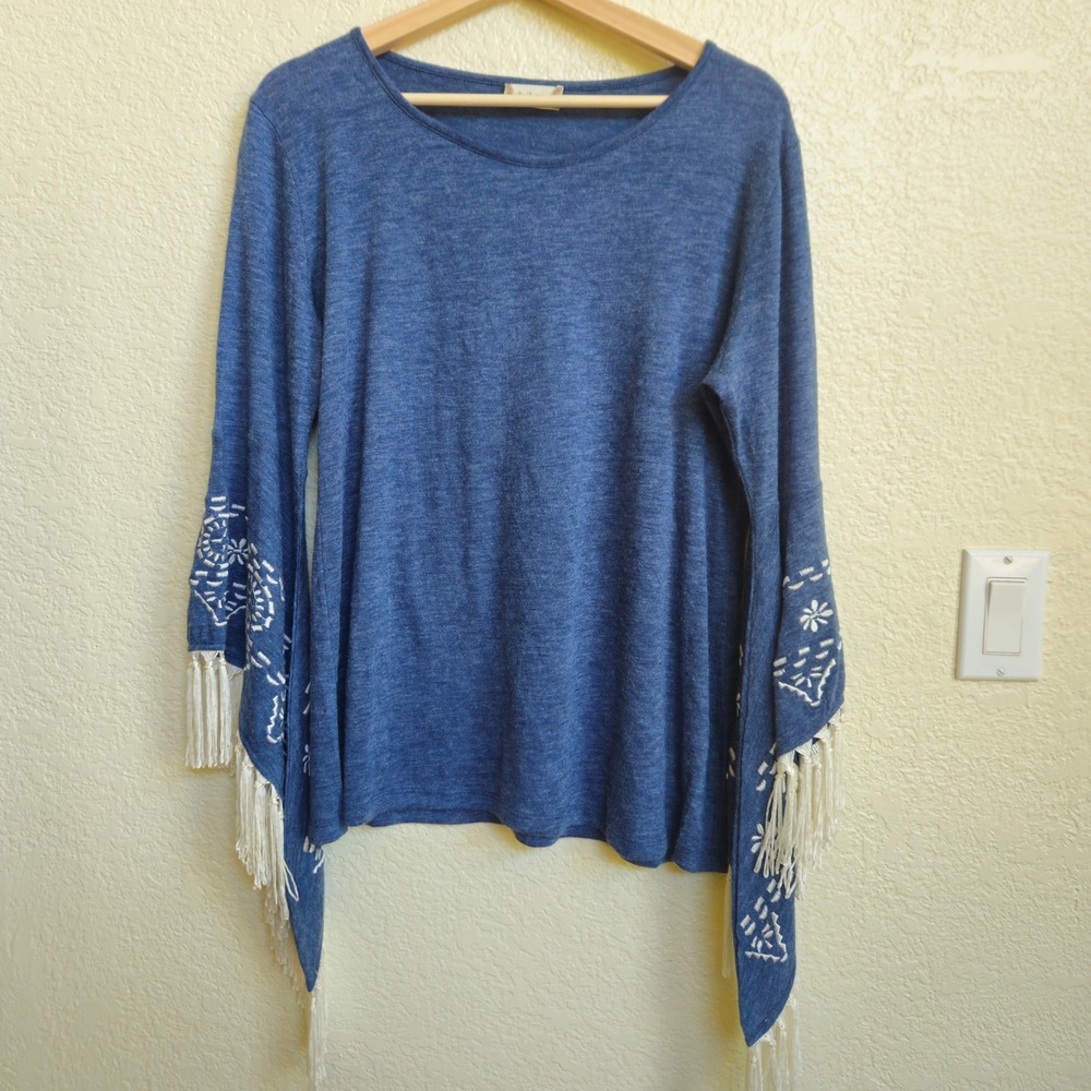 Altar'd State Embroidered Fringe Butterly Sleeve Top Size L Boho Flowerchild EUC - Picture 2 of 11